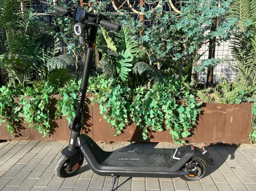 Analysis of Electric Scooter's exterior shape and material process elements