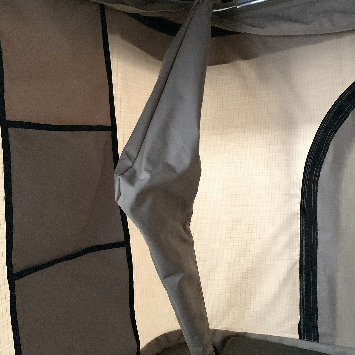 Nomad Hardshell Rooftop Tent - Black/Beige